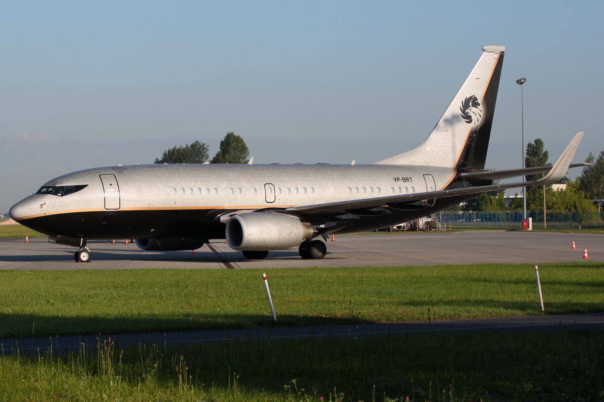 VP-BRT, Longtail Aviation (Aircraft » EPWA Spotting » Boeing 737-700 » BBJ)