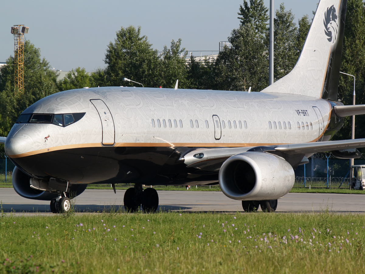 VP-BRT, Longtail Aviation (Aircraft » EPWA Spotting » Boeing 737-700 » BBJ)