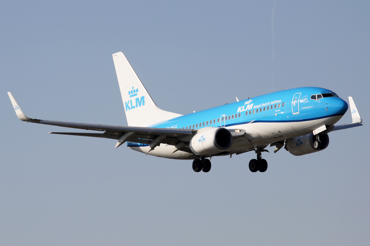 PH-BGG (new livery) (Aircraft » EPWA Spotting » Boeing 737-700 » KLM Royal Dutch Airlines)