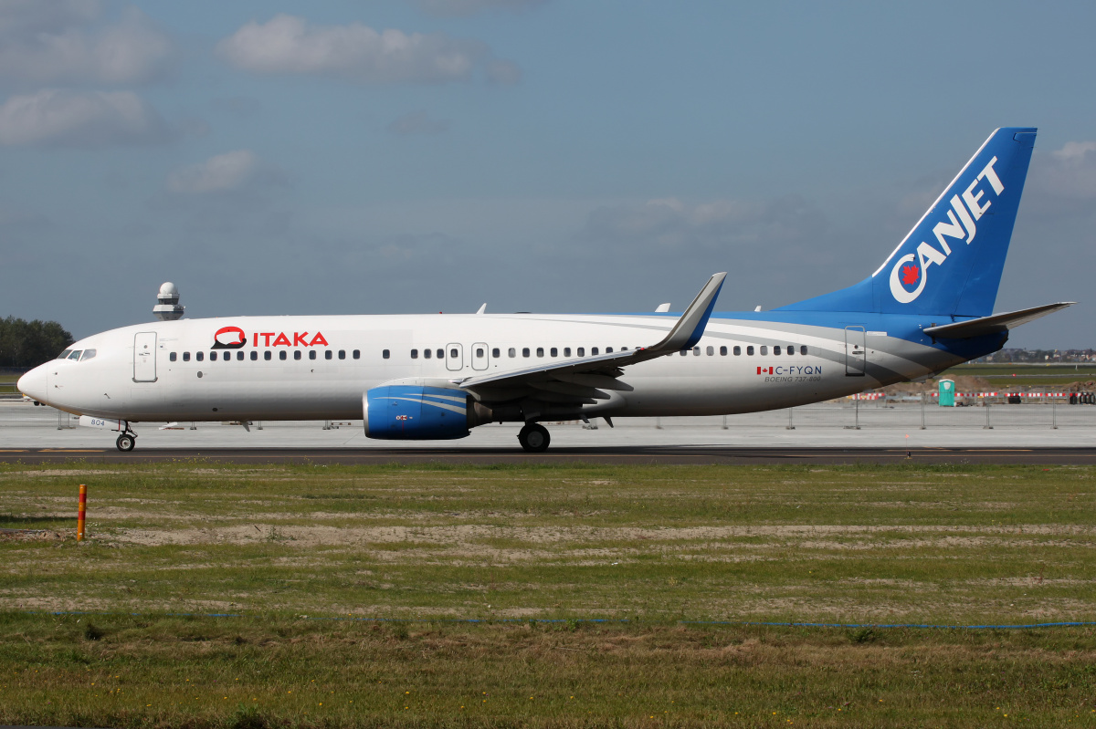 C-FYQN, CanJet (Itaka) (Samoloty » Spotting na EPWA » Boeing 737-800)