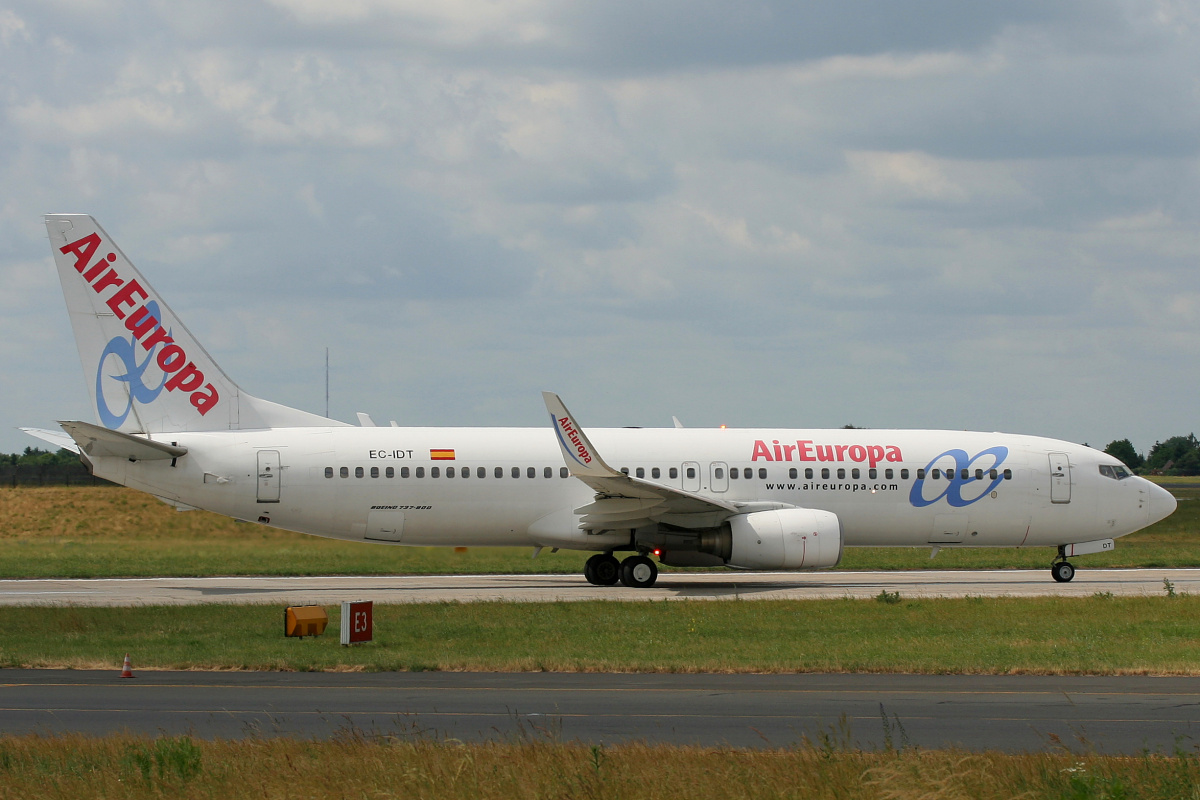 EC-IDT, Air Europa (Aircraft » EPWA Spotting » Boeing 737-800)