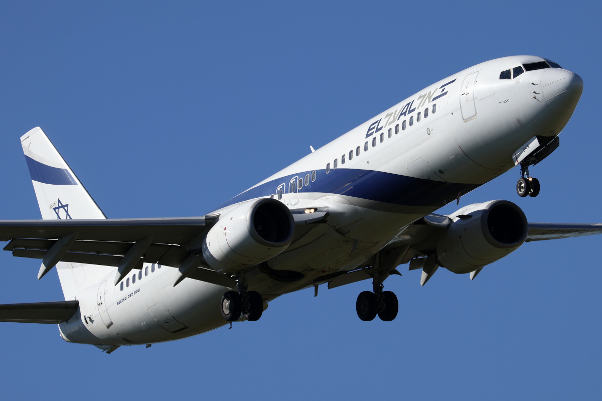 4X-EKA (winglets) (Aircraft » EPWA Spotting » Boeing 737-800 » El Al Israel Airlines)