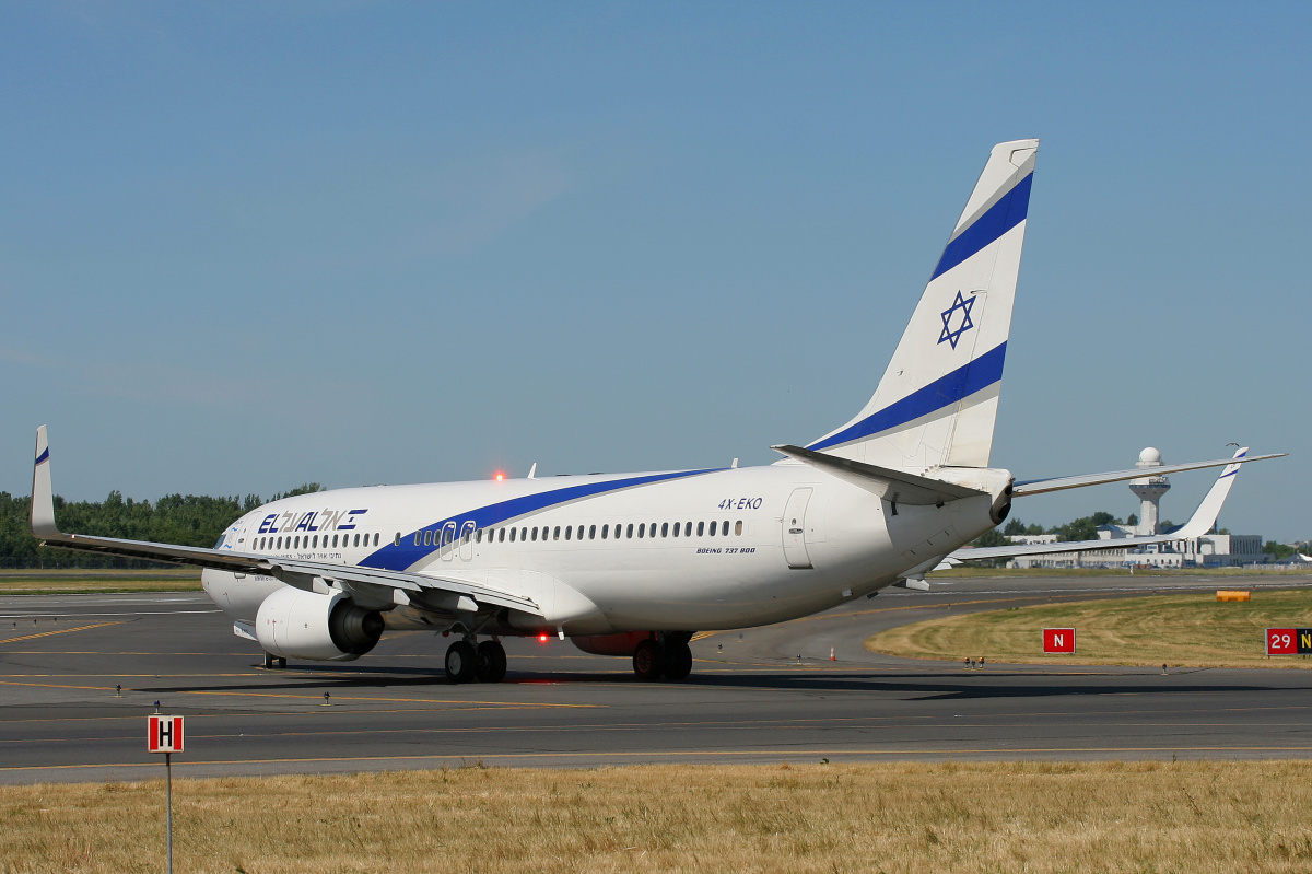 4X-EKO (Beijing 2008 Olympic Games sticker) (Aircraft » EPWA Spotting » Boeing 737-800 » El Al Israel Airlines)