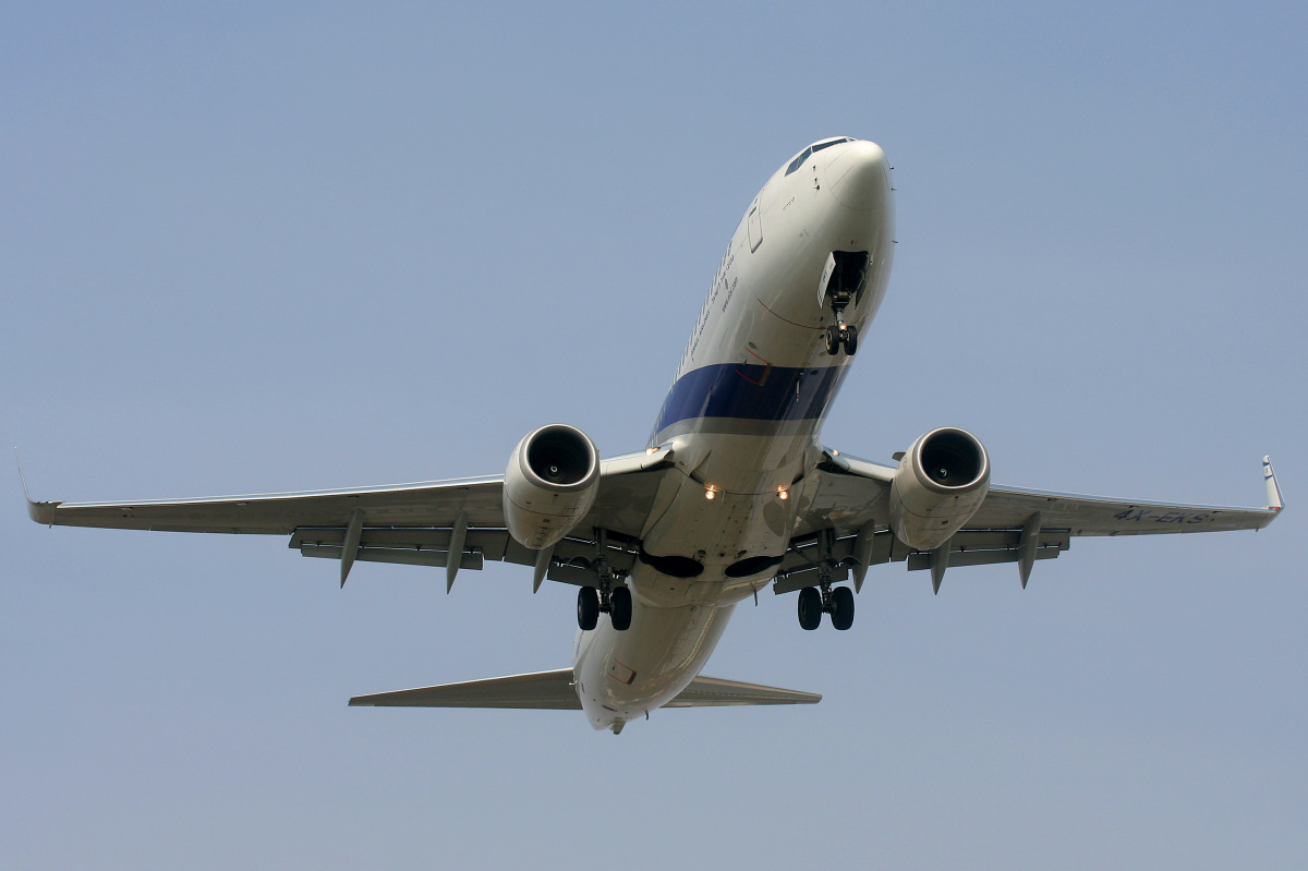 4X-EKS (Aircraft » EPWA Spotting » Boeing 737-800 » El Al Israel Airlines)