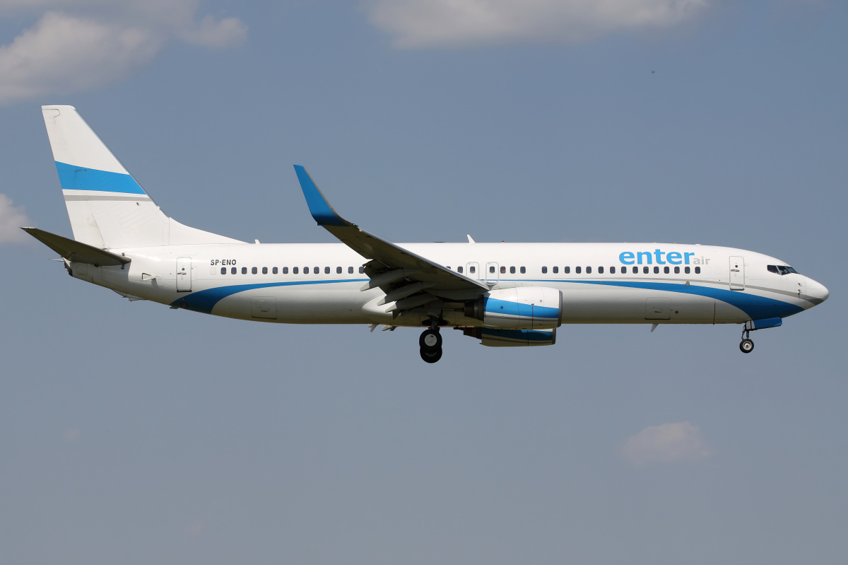 SP-ENO (Aircraft » EPWA Spotting » Boeing 737-800 » Enter Air)