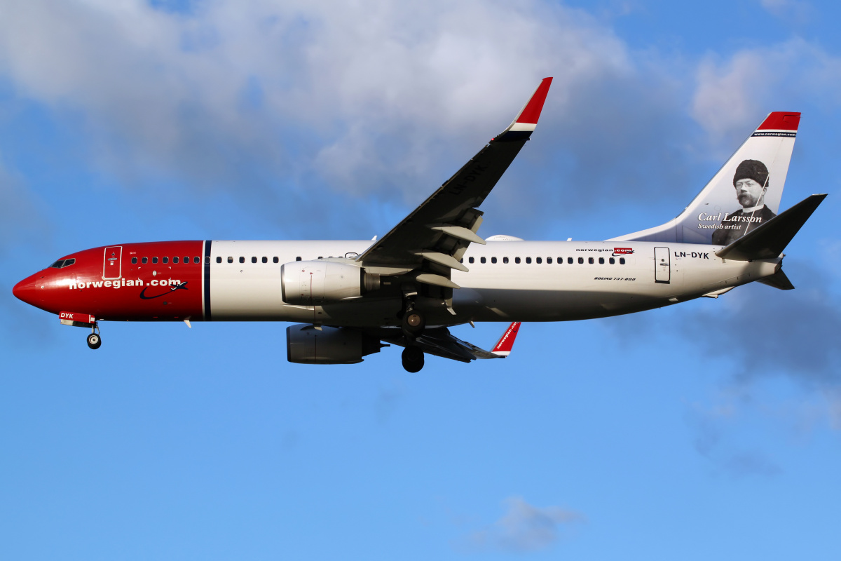 LN-DYK, Norwegian Air Shuttle (Carl Larsson tail) (Aircraft » EPWA Spotting » Boeing 737-800 » Norwegian Air)
