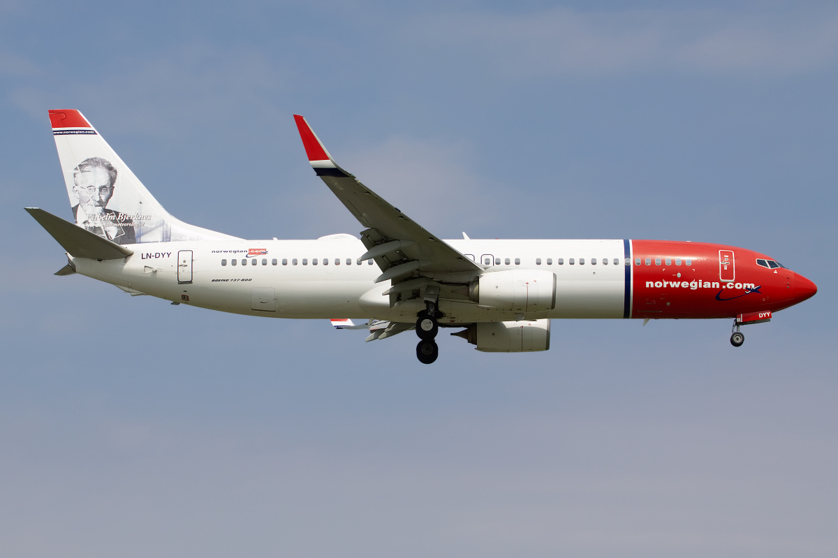 LN-DYY, Norwegian Air Shuttle (Vilhelm Bjerknes tail) (Aircraft » EPWA Spotting » Boeing 737-800 » Norwegian Air)