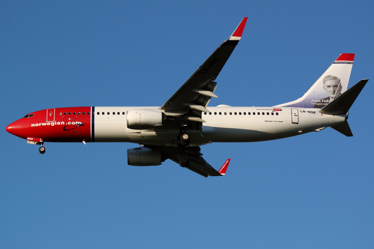 LN-NGK, Norwegian Air Shuttle (Johan Falkberget tail) (Aircraft » EPWA Spotting » Boeing 737-800 » Norwegian Air)