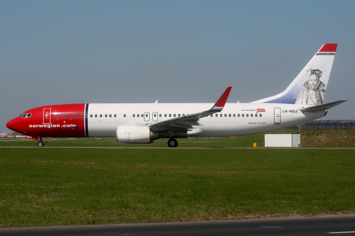 LN-NOJ, Norwegian Air Shuttle ("Tycho Brahe: Danish astronomer" tail) (Aircraft » EPWA Spotting » Boeing 737-800 » Norwegian Air)