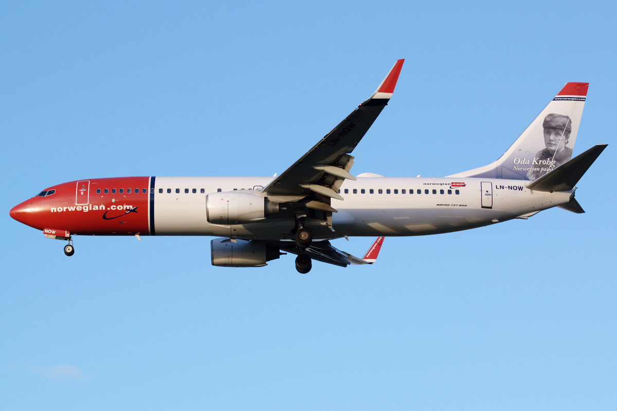 LN-NOW, Norwegian Air Shuttle (Oda Krohg tail) (Aircraft » EPWA Spotting » Boeing 737-800 » Norwegian Air)