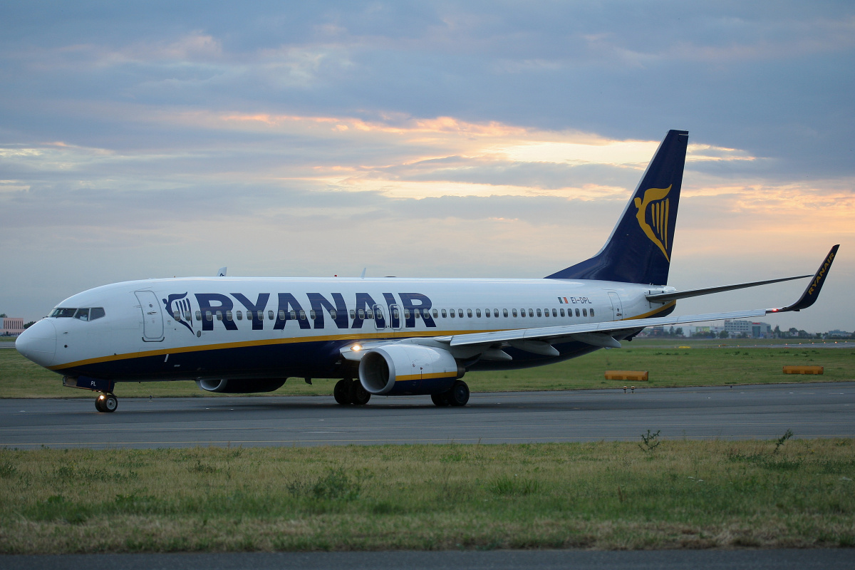 EI-DPL (Aircraft » EPWA Spotting » Boeing 737-800 » Ryanair)