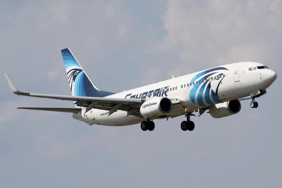 SU-GED, EgyptAir (Samoloty » Spotting na EPWA » Boeing 737-800)
