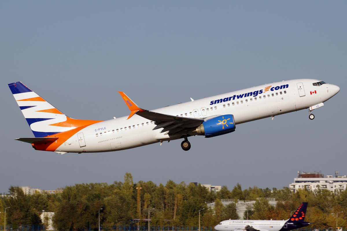 C-FYLC (Sunwing Airlines) (Samoloty » Spotting na EPWA » Boeing 737-800 » SmartWings)