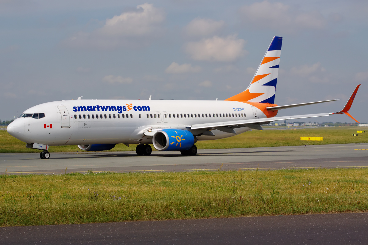 C-GOFW (Sunwing Airlines) (Samoloty » Spotting na EPWA » Boeing 737-800 » SmartWings)