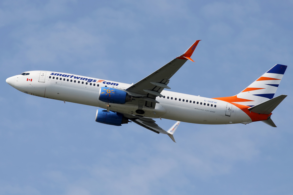 C-GOFW (Sunwing Airlines)