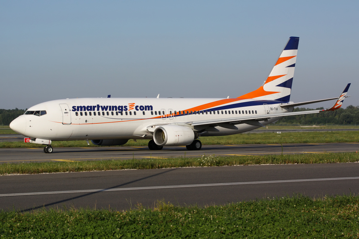 OK-TVH (Aircraft » EPWA Spotting » Boeing 737-800 » SmartWings)