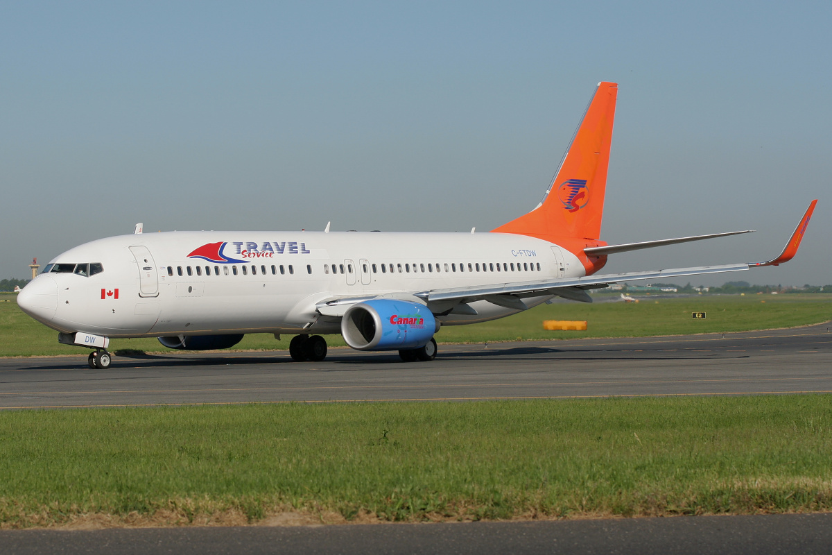 C-FTDW (Sunwing) (Aircraft » EPWA Spotting » Boeing 737-800 » Travel Service Airlines)