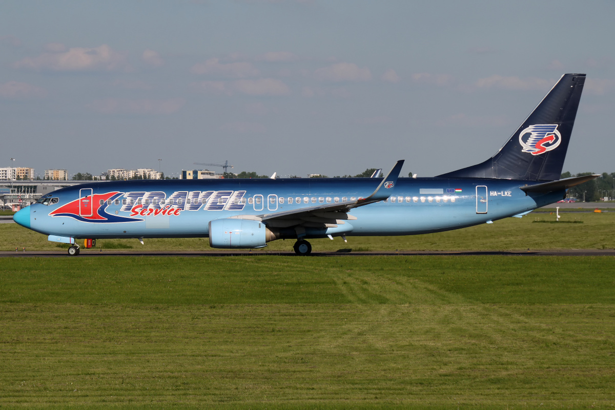 HA-LKE, Travel Service Hungary (Aircraft » EPWA Spotting » Boeing 737-800 » Travel Service Airlines)