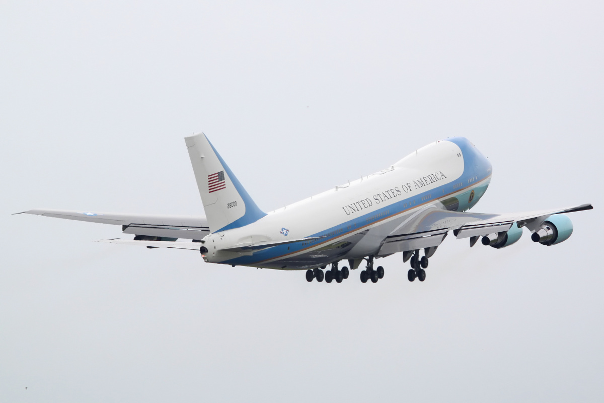 82-8000, U.S. Air Force (Aircraft » EPWA Spotting » Boeing 747-200 » VC-25A)