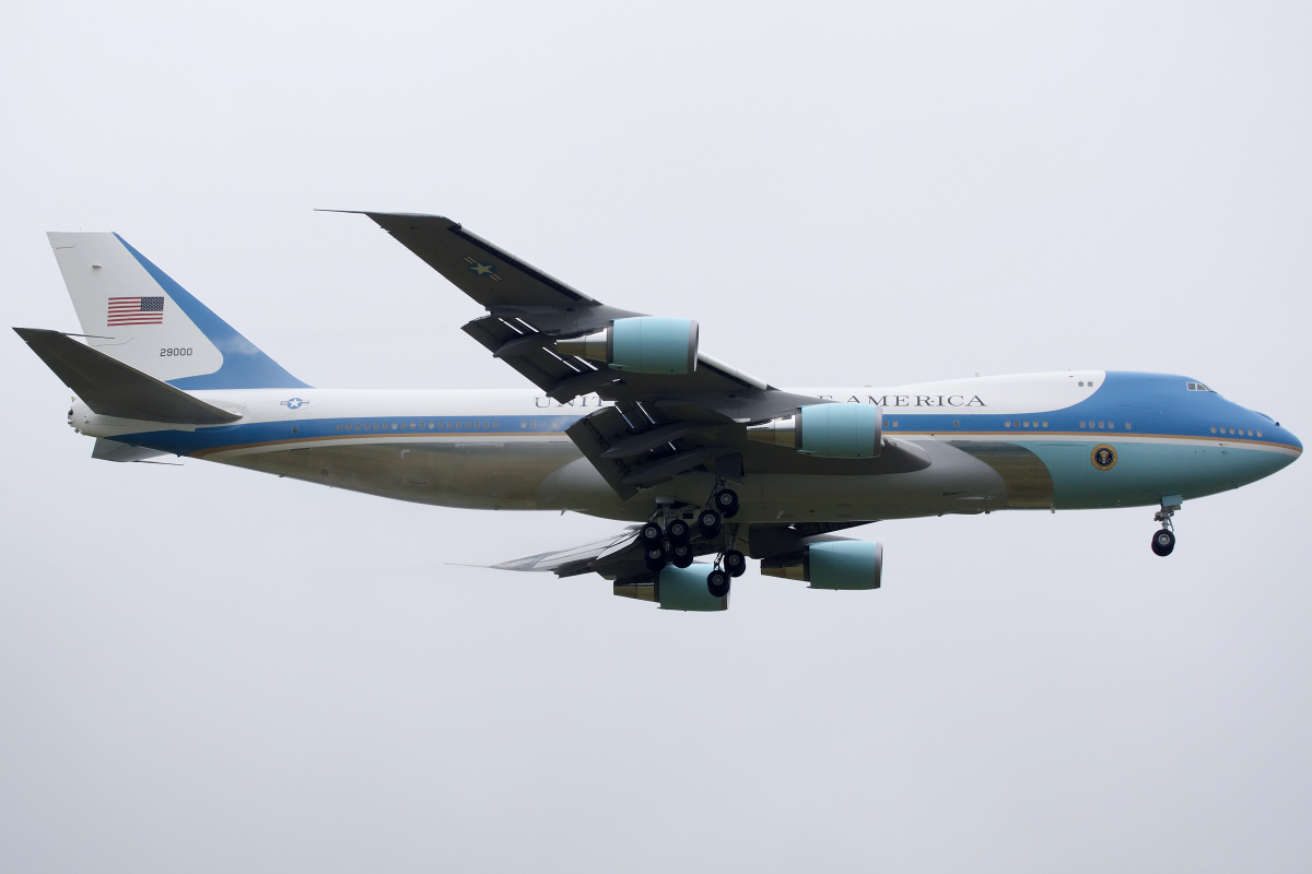 92-9000, U.S. Air Force (Aircraft » EPWA Spotting » Boeing 747-200 » VC-25A)