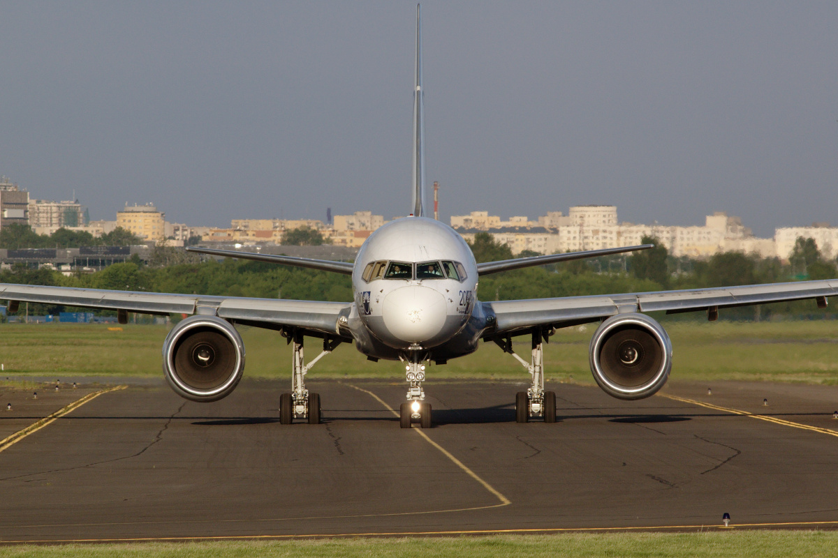 TC-SNB, SunExpress (20 Years livery) (Aircraft » EPWA Spotting » Boeing 757-200)