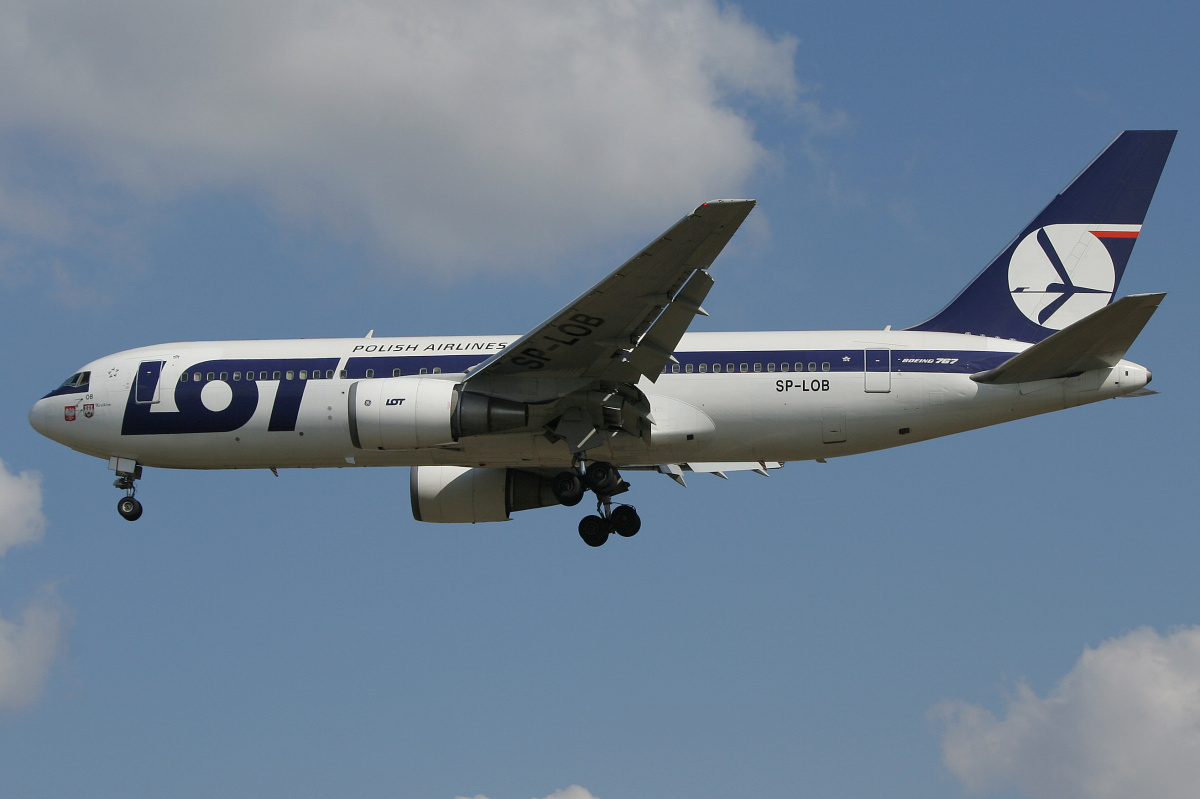 SP-LOB (Aircraft » EPWA Spotting » Boeing 767-200 » LOT Polish Airlines)