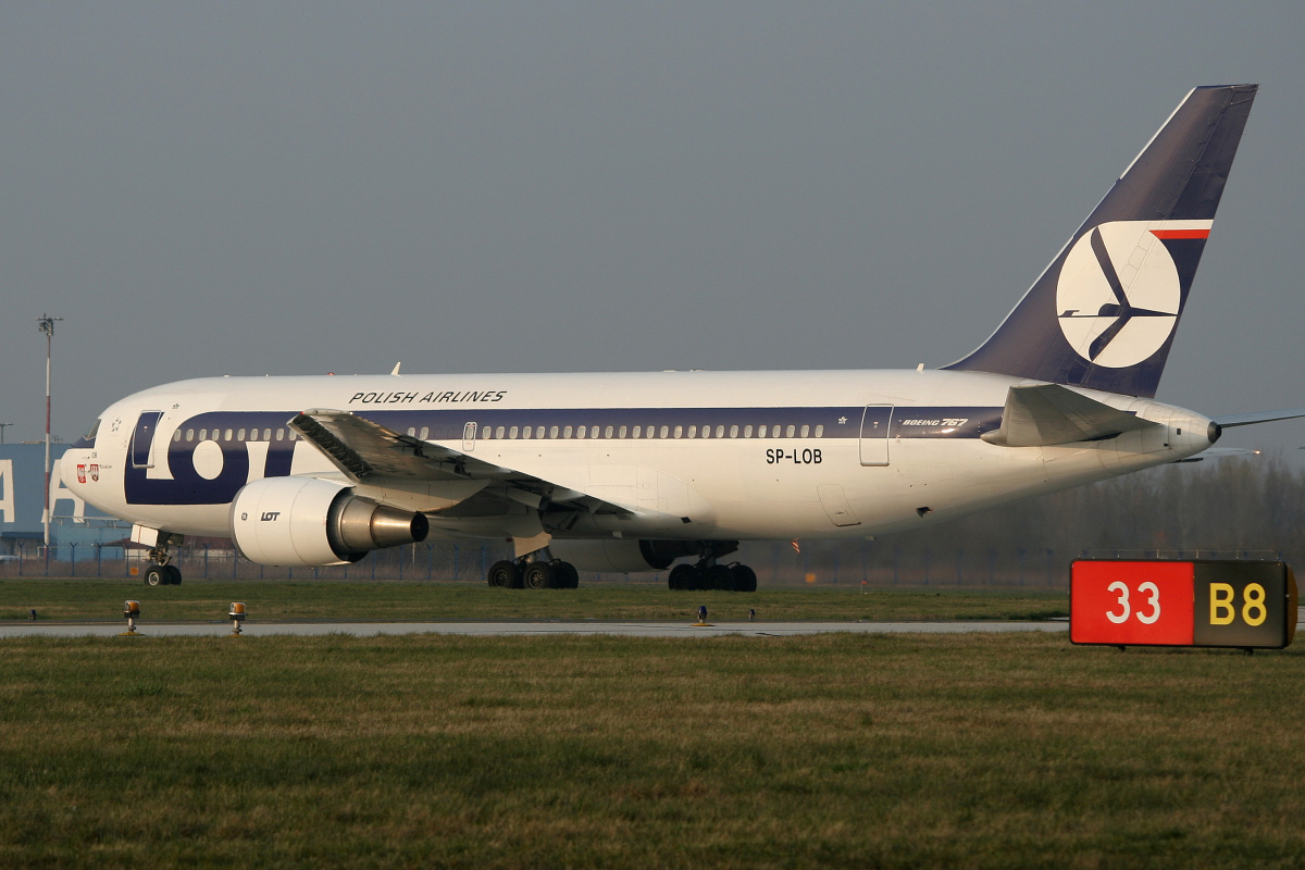 SP-LOB (Samoloty » Spotting na EPWA » Boeing 767-200 » Polskie Linie Lotnicze LOT)