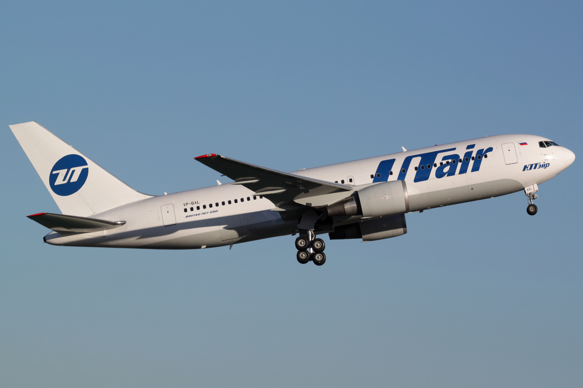 VP-BAL, UTair (Aircraft » EPWA Spotting » Boeing 767-200)