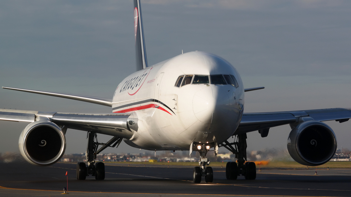 BDSF, C-FMCJ, Cargojet Airways (Samoloty » Spotting na EPWA » Boeing 767-200SF)