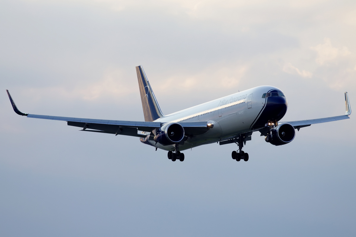 EI-CMD, Blue Panorama Airlines (Aircraft » EPWA Spotting » Boeing 767-300)