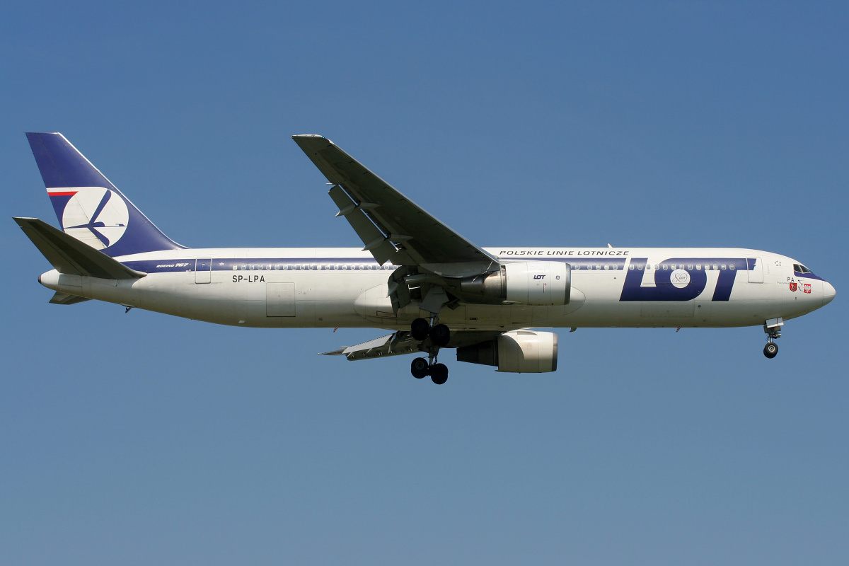 SP-LPA (80th Anniversary sticker) (Aircraft » EPWA Spotting » Boeing 767-300 » LOT Polish Airlines)