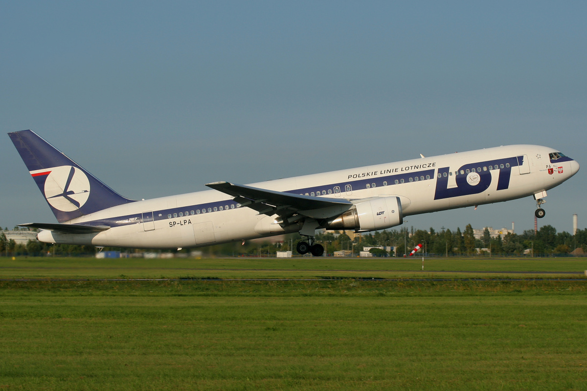 SP-LPA (80th Anniversary sticker) (Aircraft » EPWA Spotting » Boeing 767-300 » LOT Polish Airlines)