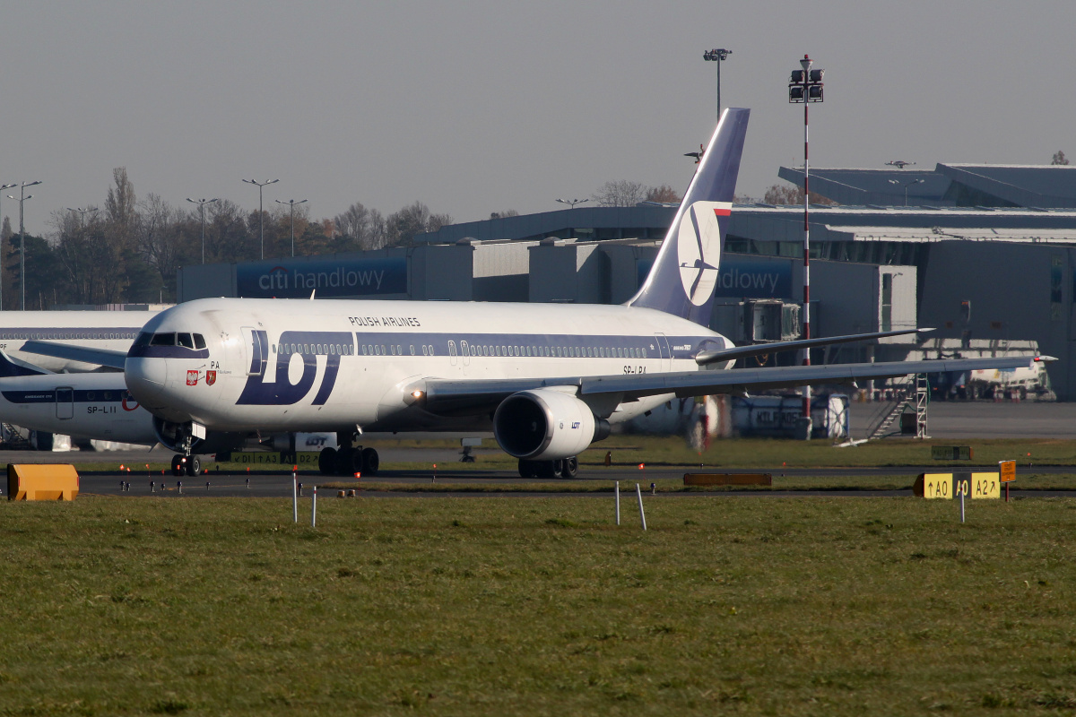 SP-LPA (Aircraft » EPWA Spotting » Boeing 767-300 » LOT Polish Airlines)