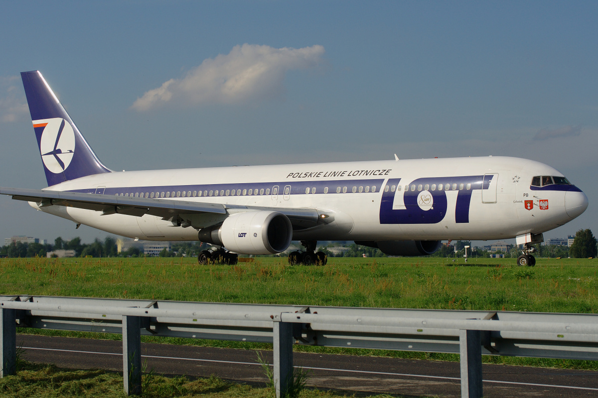 SP-LPB (80th Anniversary sticker) (Aircraft » EPWA Spotting » Boeing 767-300 » LOT Polish Airlines)