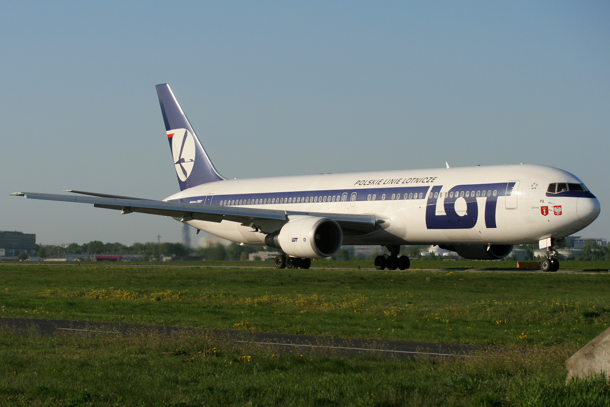 SP-LPB (Aircraft » EPWA Spotting » Boeing 767-300 » LOT Polish Airlines)