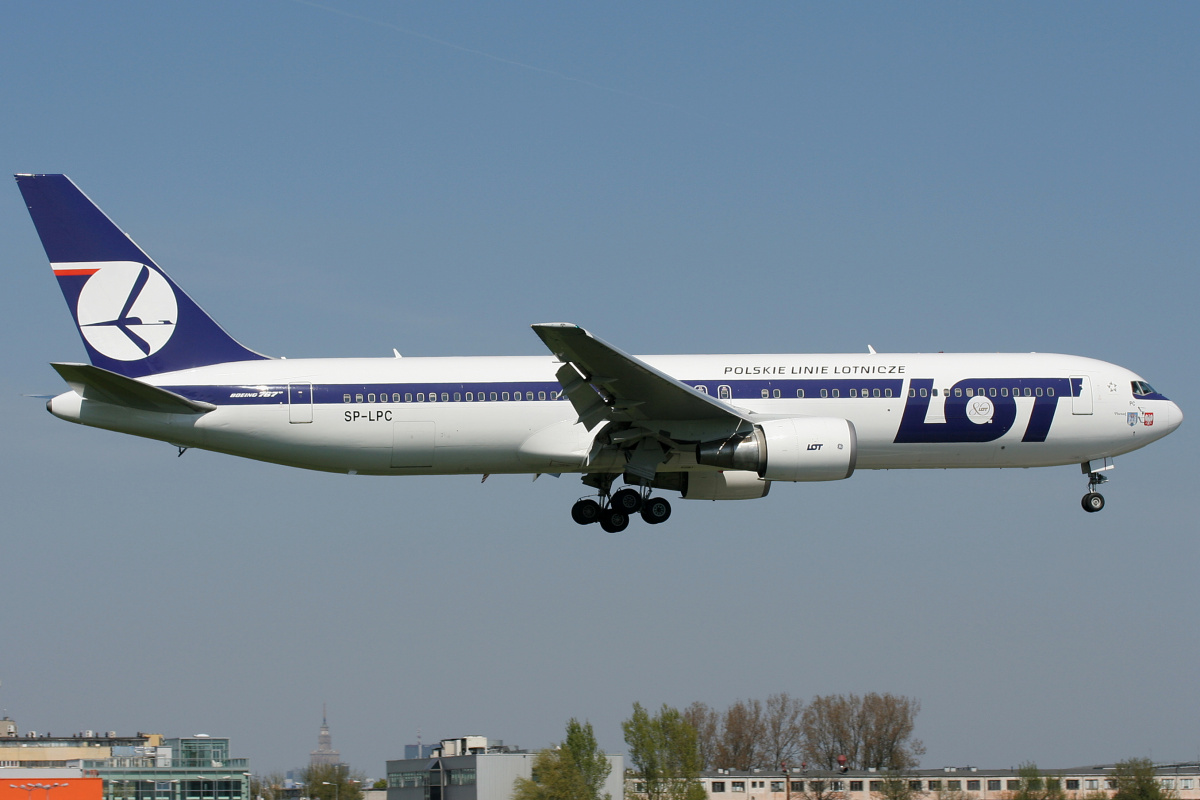 SP-LPC (80th Anniversary sticker) (Aircraft » EPWA Spotting » Boeing 767-300 » LOT Polish Airlines)