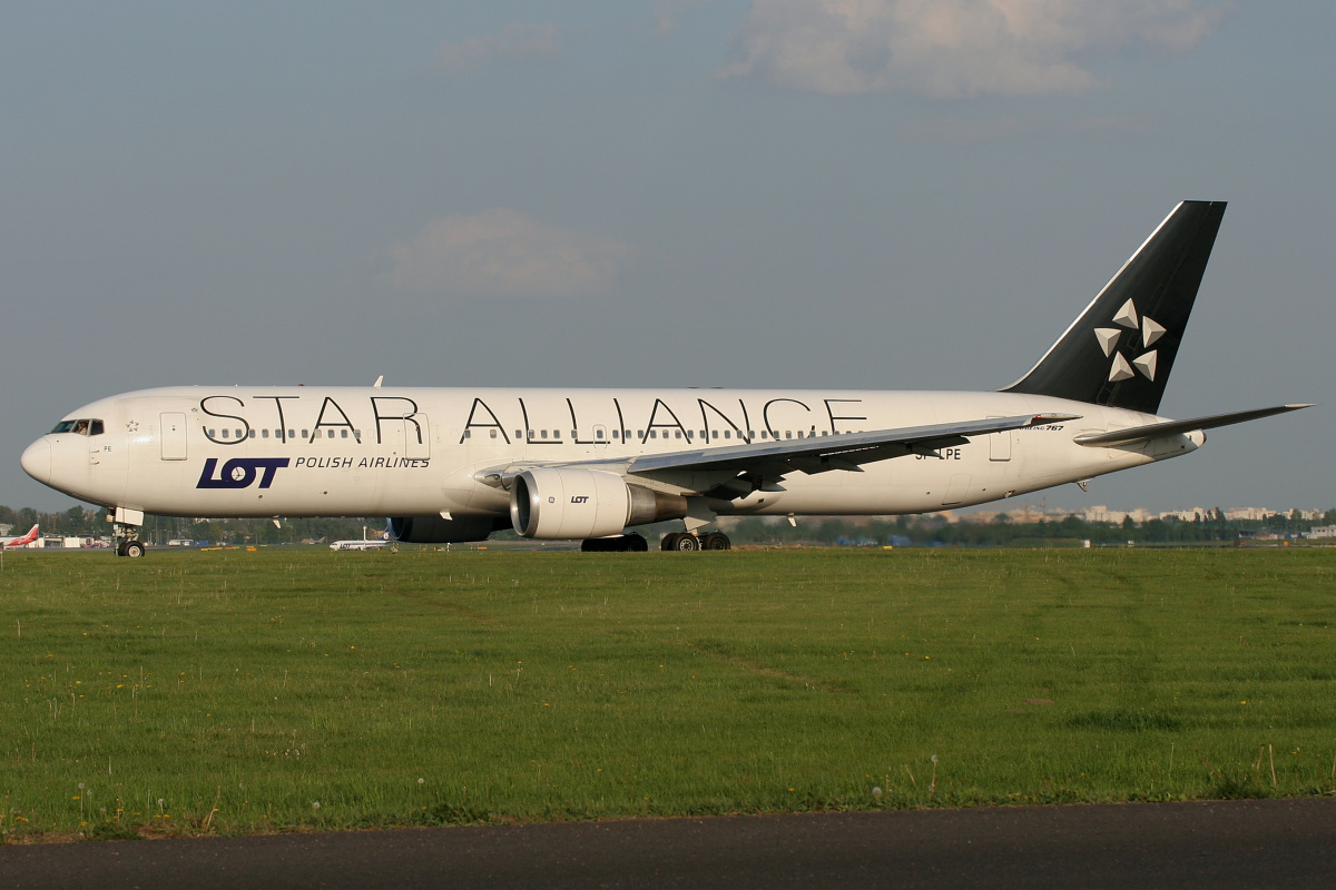 SP-LPE (malowanie Star Alliance) (Samoloty » Spotting na EPWA » Boeing 767-300 » Polskie Linie Lotnicze LOT)