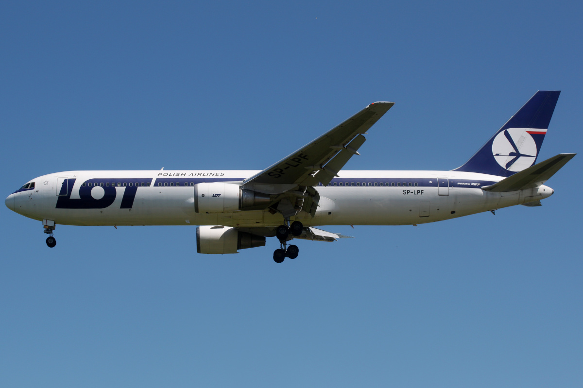 SP-LPF (Aircraft » EPWA Spotting » Boeing 767-300 » LOT Polish Airlines)