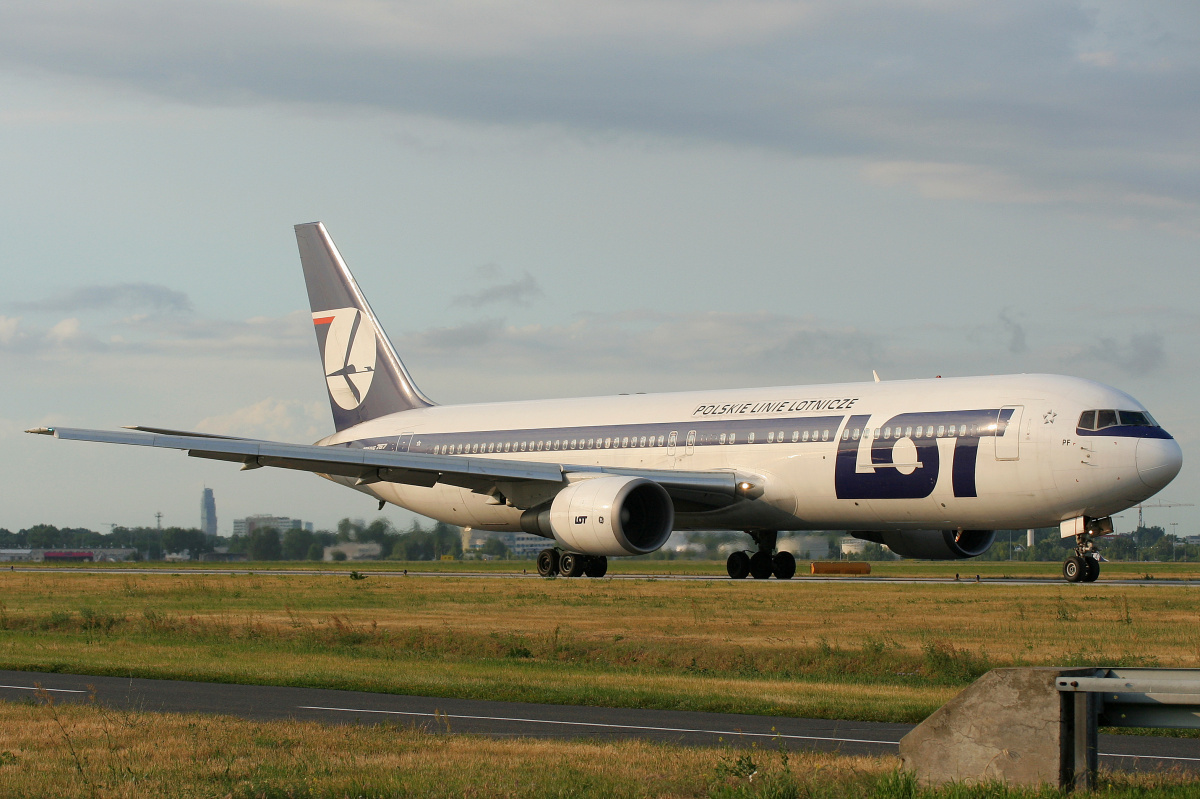 SP-LPF (Aircraft » EPWA Spotting » Boeing 767-300 » LOT Polish Airlines)