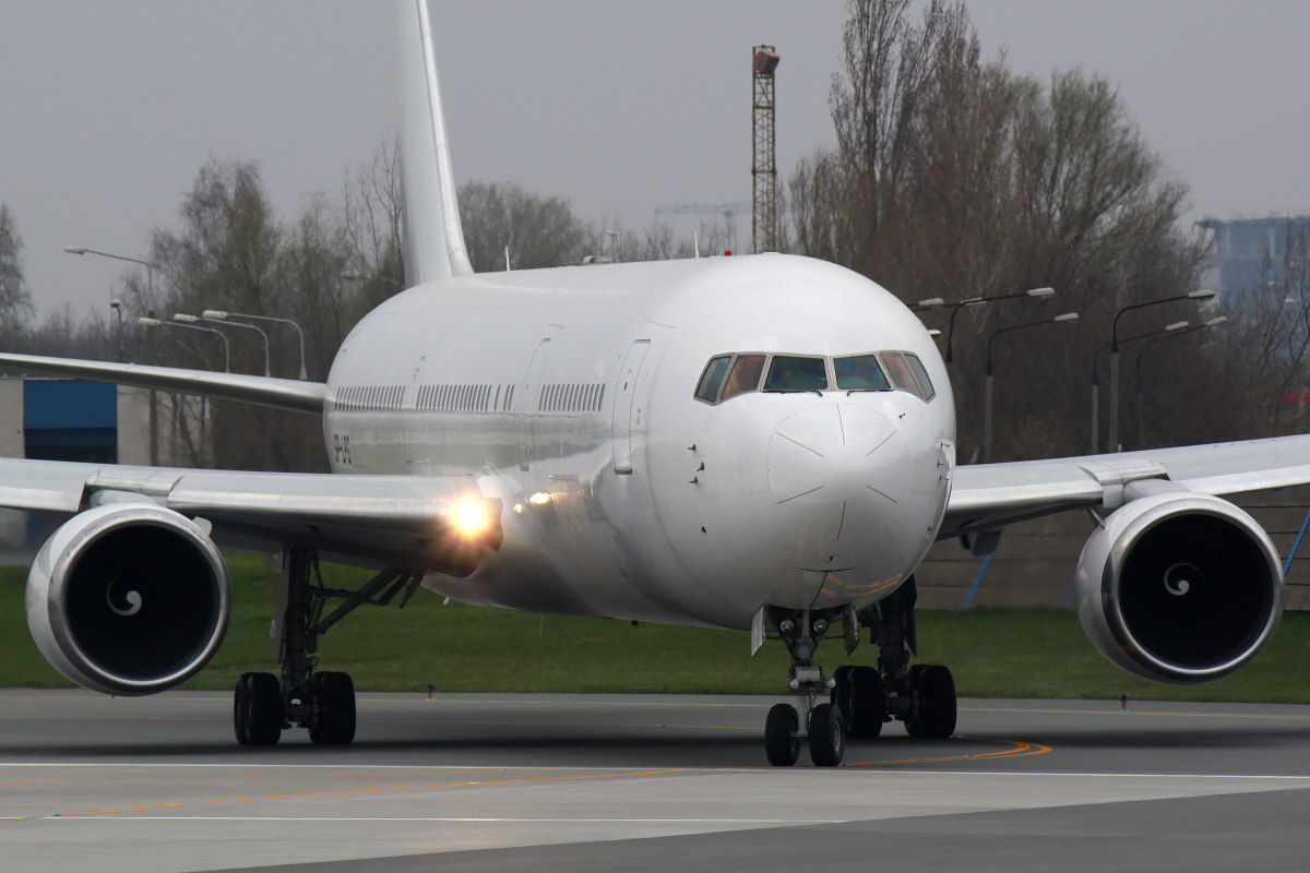 SP-LPG (no livery) (Aircraft » EPWA Spotting » Boeing 767-300 » LOT Polish Airlines)