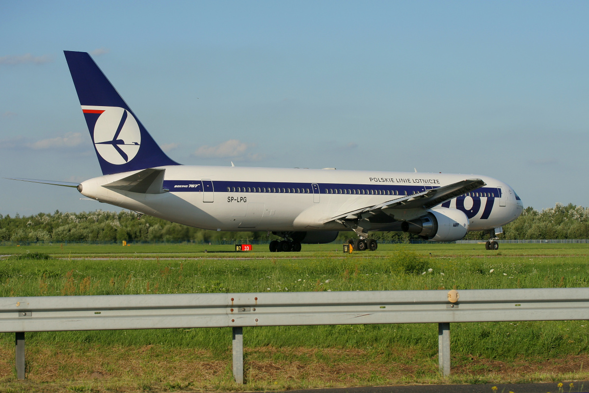 SP-LPG (Aircraft » EPWA Spotting » Boeing 767-300 » LOT Polish Airlines)