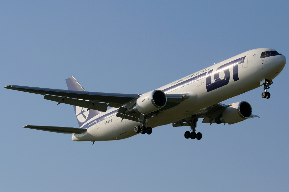 SP-LPG (Aircraft » EPWA Spotting » Boeing 767-300 » LOT Polish Airlines)