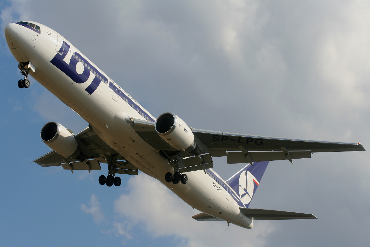 SP-LPG (Aircraft » EPWA Spotting » Boeing 767-300 » LOT Polish Airlines)