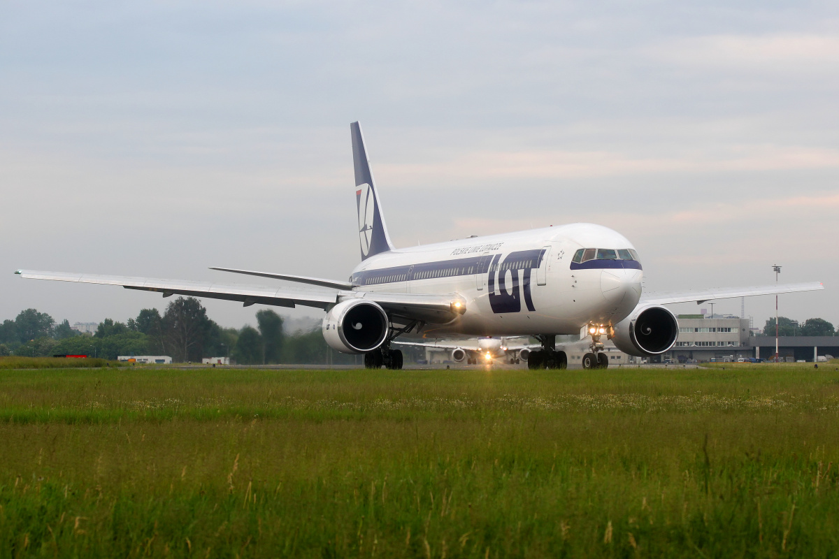 SP-LPG (Aircraft » EPWA Spotting » Boeing 767-300 » LOT Polish Airlines)