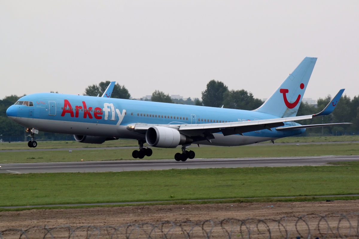 PH-OYI, ArkeFly