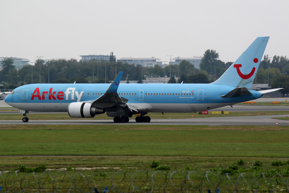 PH-OYI, ArkeFly (Aircraft » EPWA Spotting » Boeing 767-300)