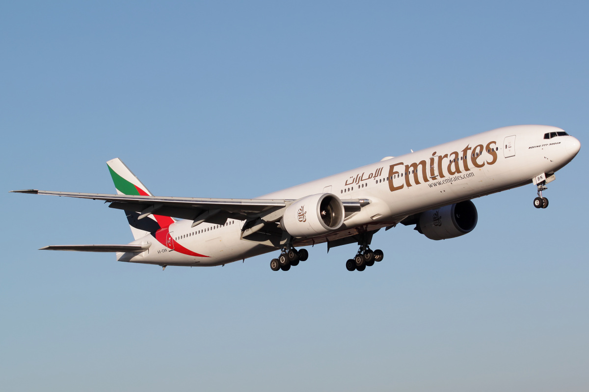 A6-EBN (Aircraft » EPWA Spotting » Boeing 777-300ER » Emirates)