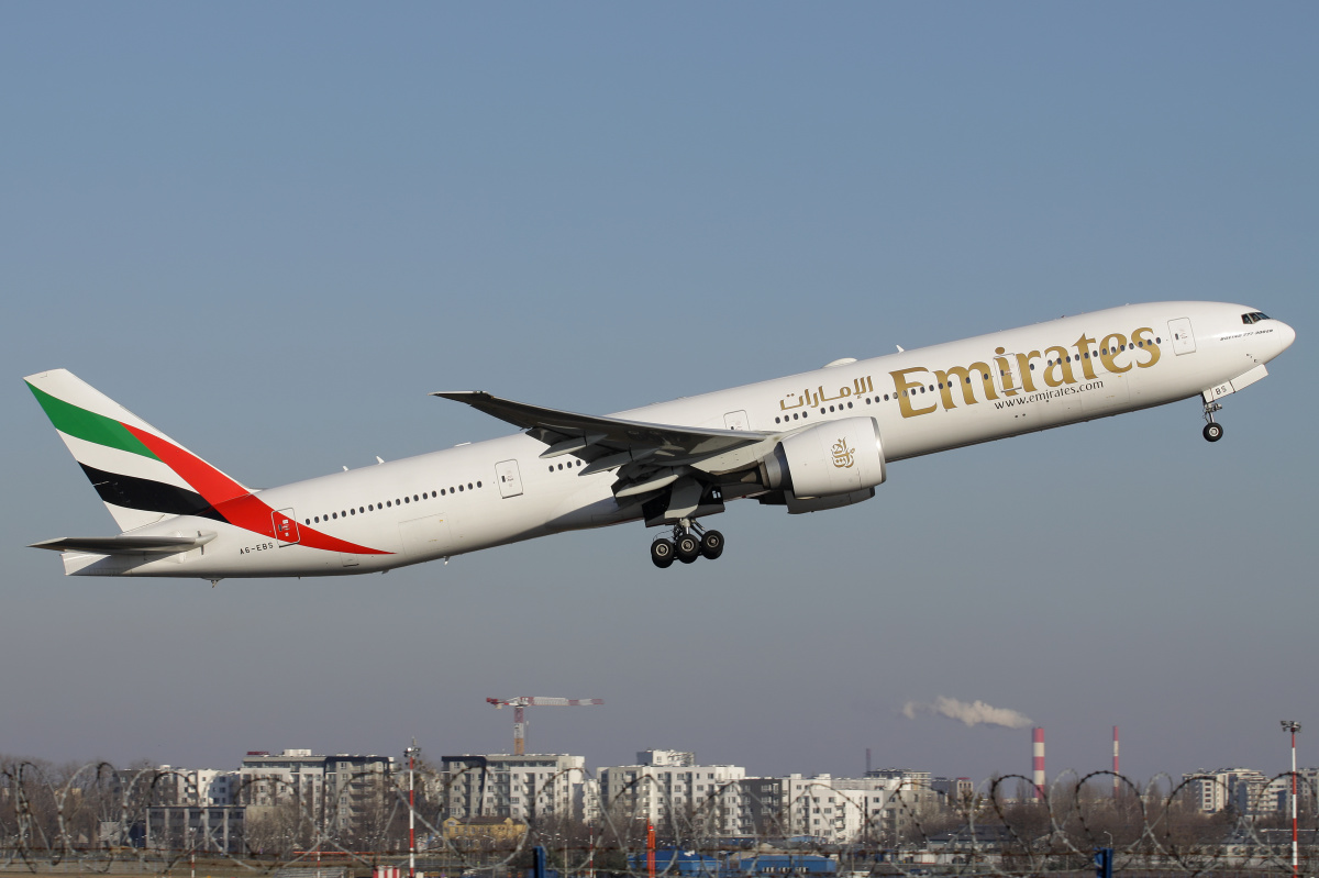 A6-EBS (Samoloty » Spotting na EPWA » Boeing 777-300ER » Emirates)