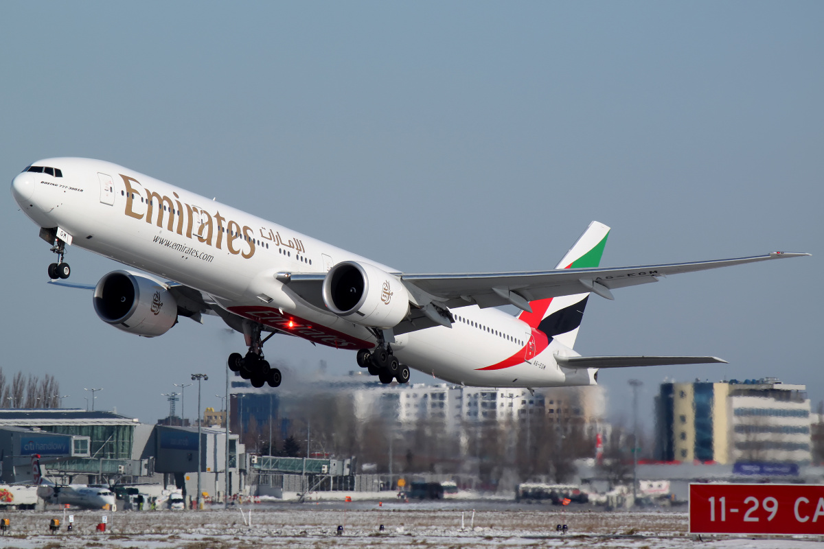 A6-EGM (Samoloty » Spotting na EPWA » Boeing 777-300ER » Emirates)