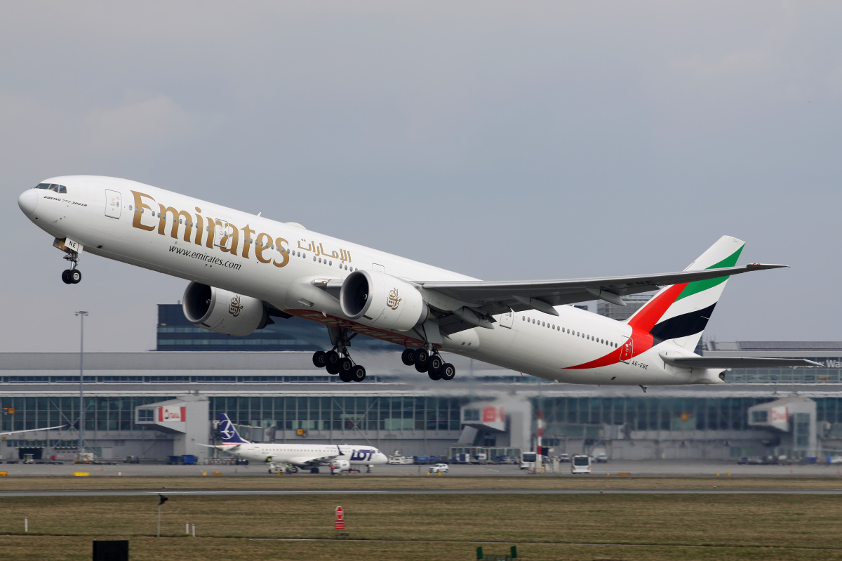 A6-ENE (Aircraft » EPWA Spotting » Boeing 777-300ER » Emirates)